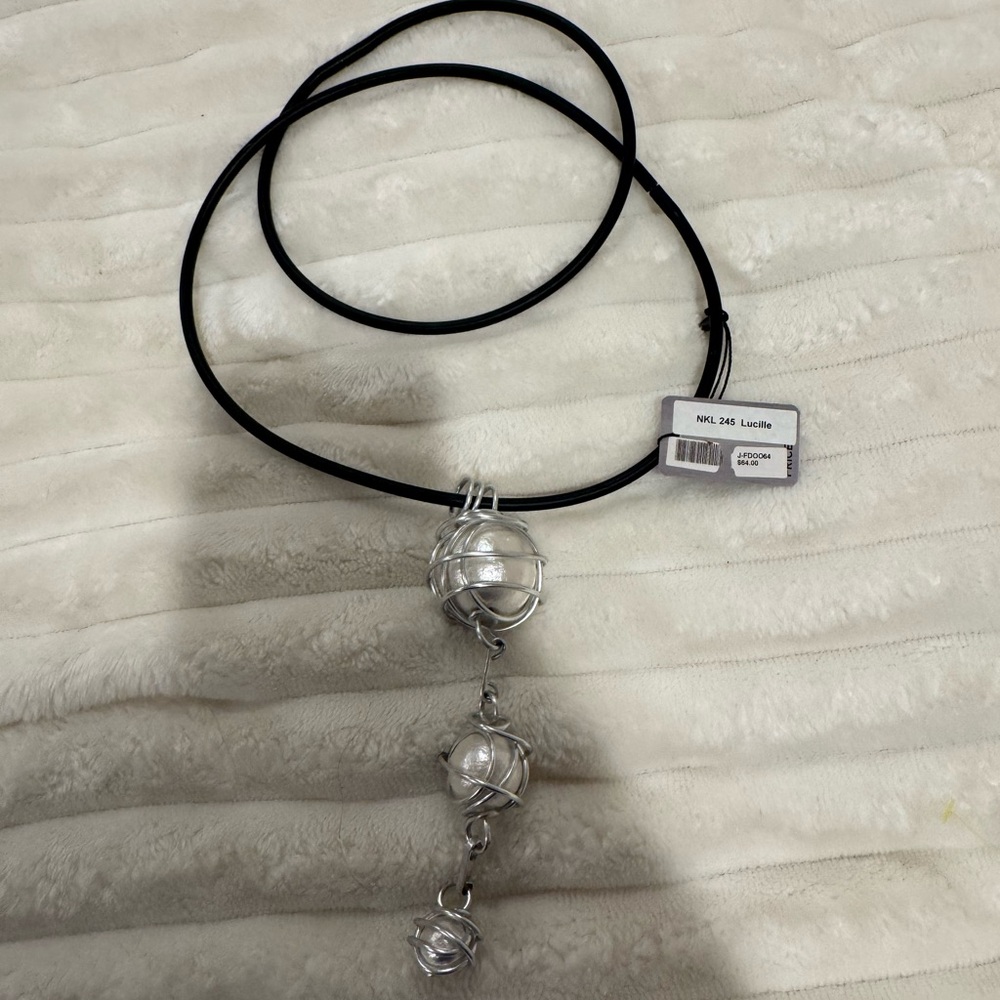Necklace Silver and White Sphere Globe White Plastic Balls Wire Costume Jewelry